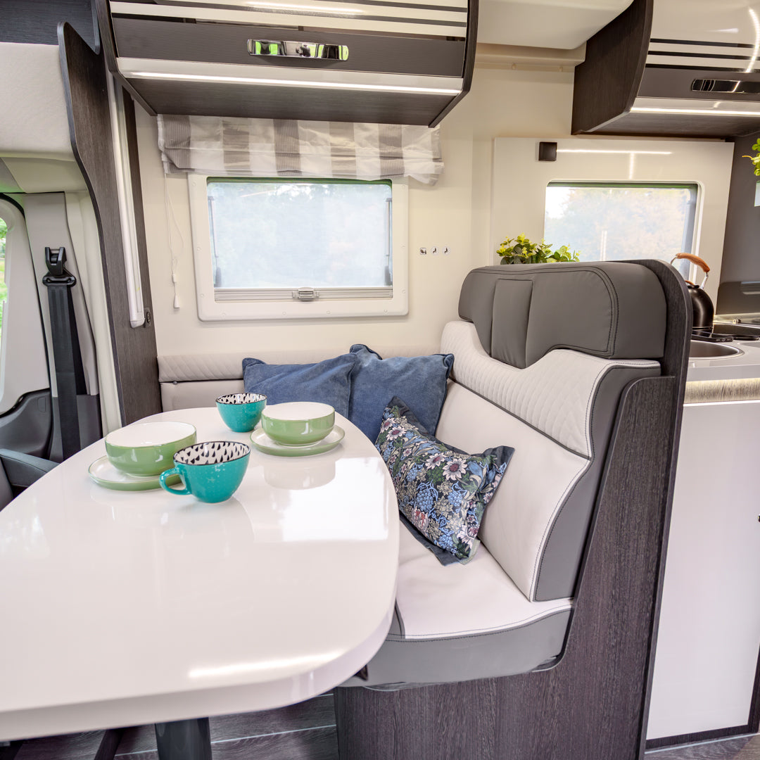 BRAND NEW 4 berth Roller Team Zefiro 685
