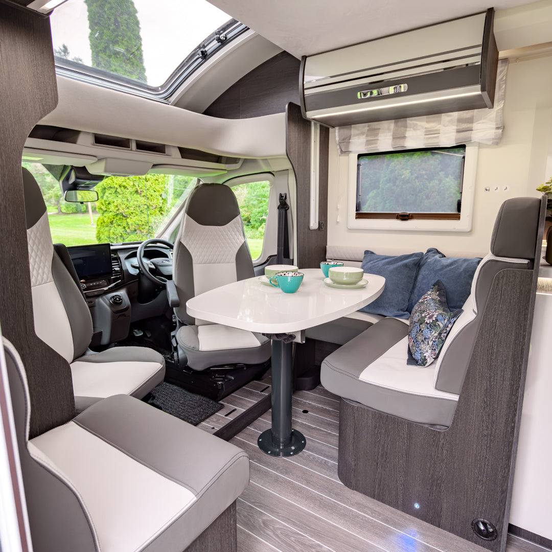 BRAND NEW 4 berth Roller Team Zefiro 685