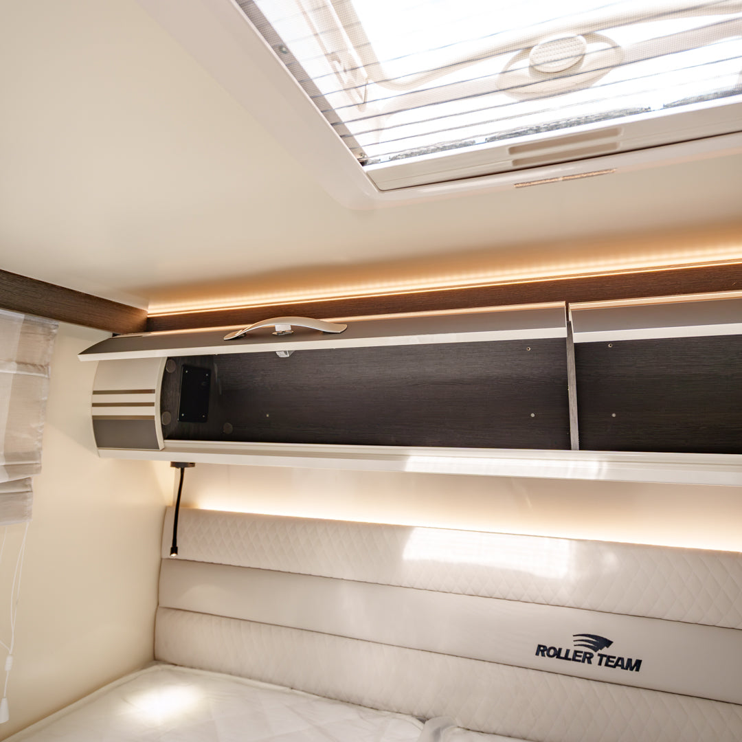 BRAND NEW 4 berth Roller Team Zefiro 685