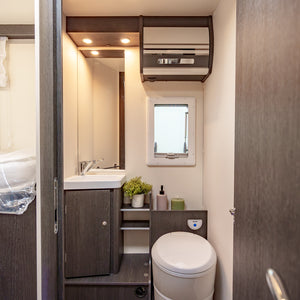 BRAND NEW 4 berth Roller Team Zefiro 685