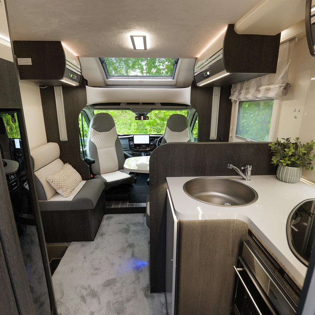 NEW AUTOMATIC Roller Team Zefiro 696 4 berth motorhome