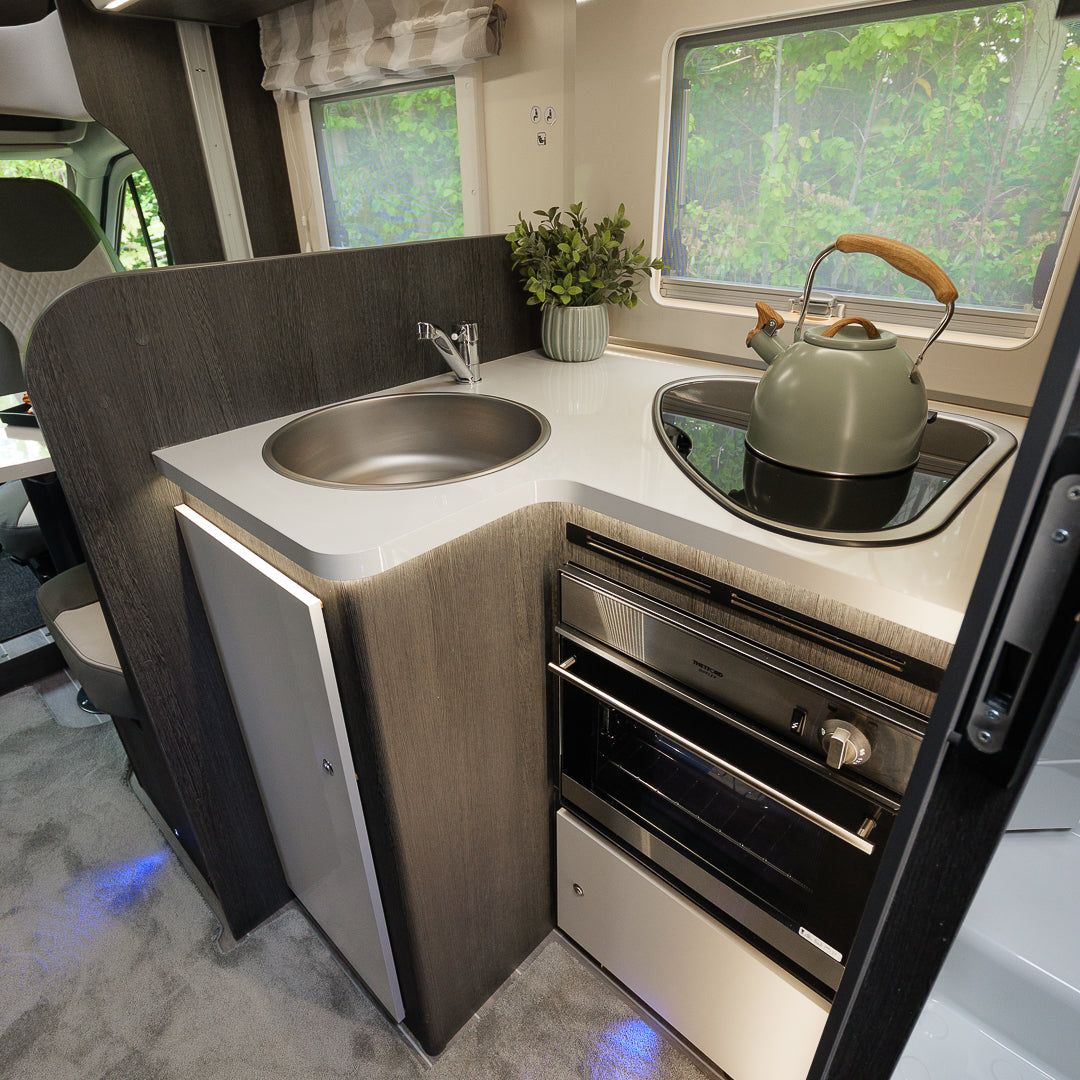 NEW AUTOMATIC Roller Team Zefiro 696 4 berth motorhome