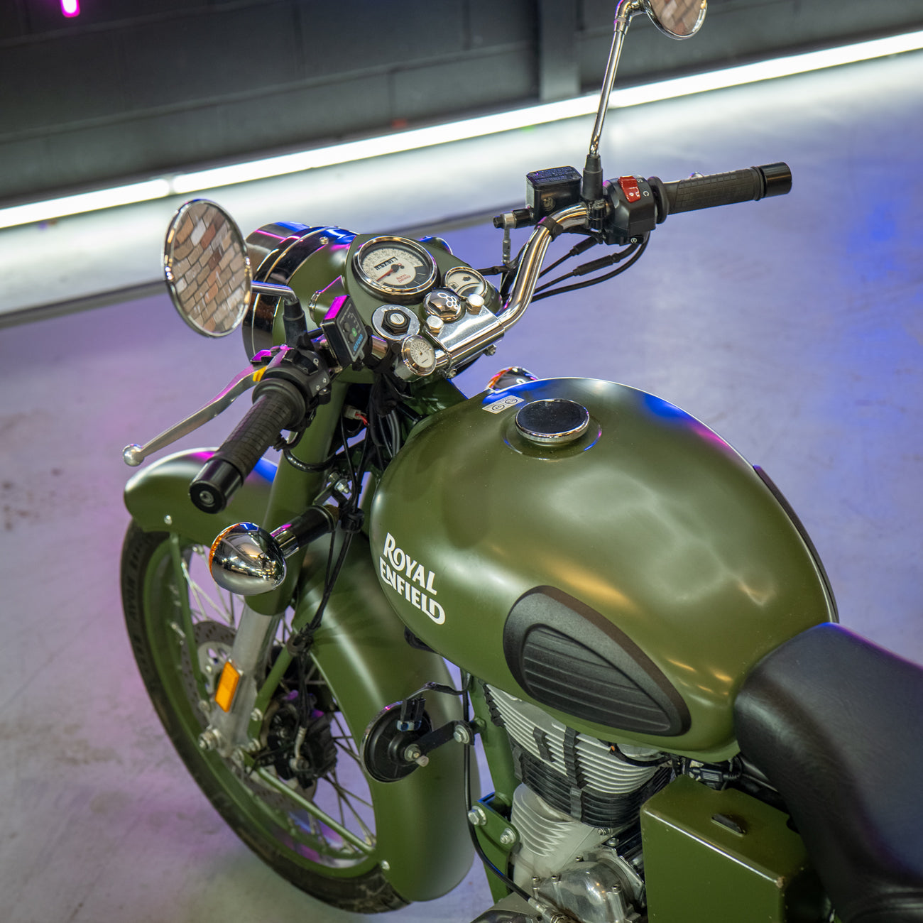 Modified Royal Enfield 500 Military Green Royal Enfield Meteor 350