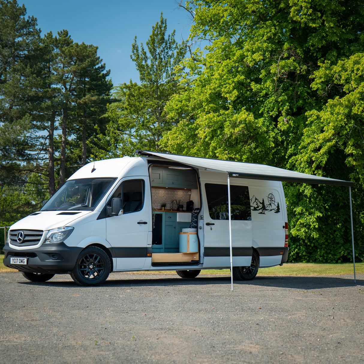 Super Luxury Mercedes Campervan + £1000