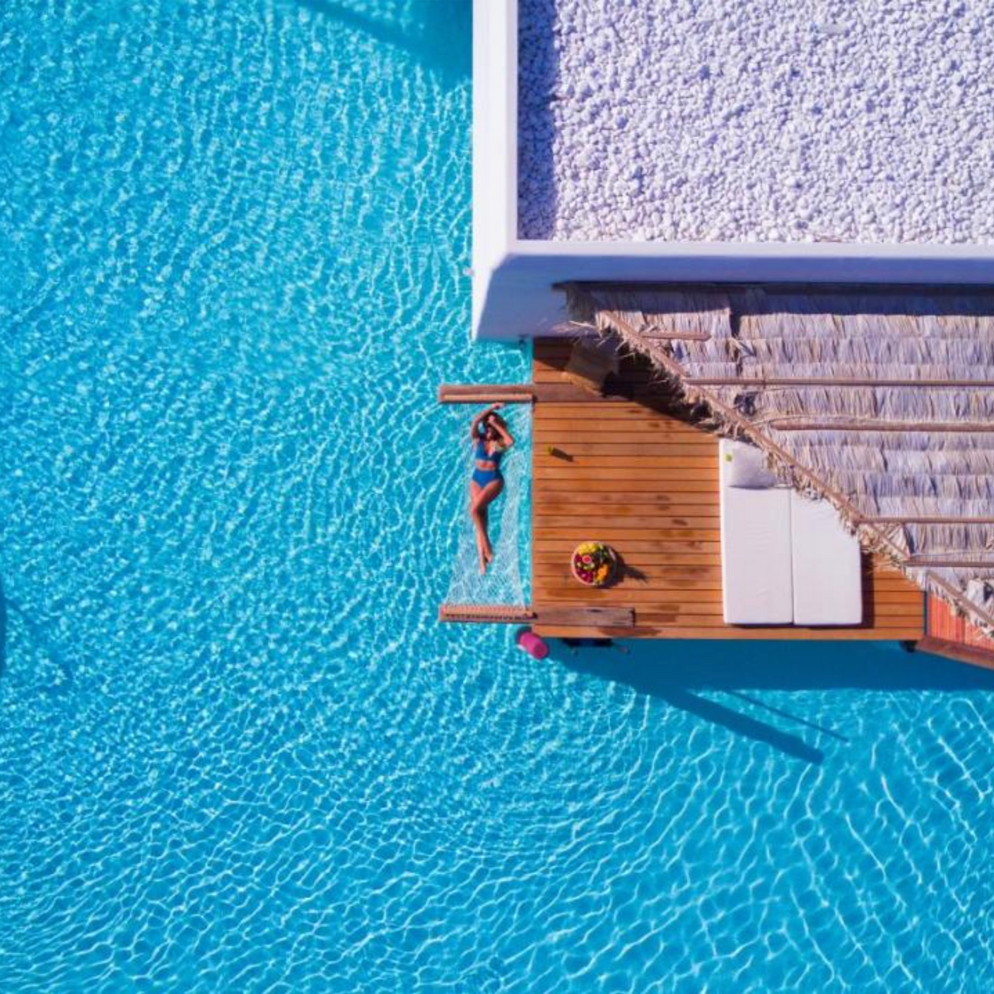 All inclusive 7 Night 5* Stella Island Stay – Overwater Bungalow + Jacuzzi + £1,000 Cash