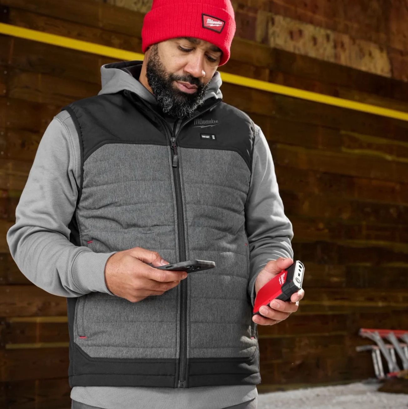 Milwaukee M12 HEXON Heated Puffer Vest + Powerbank