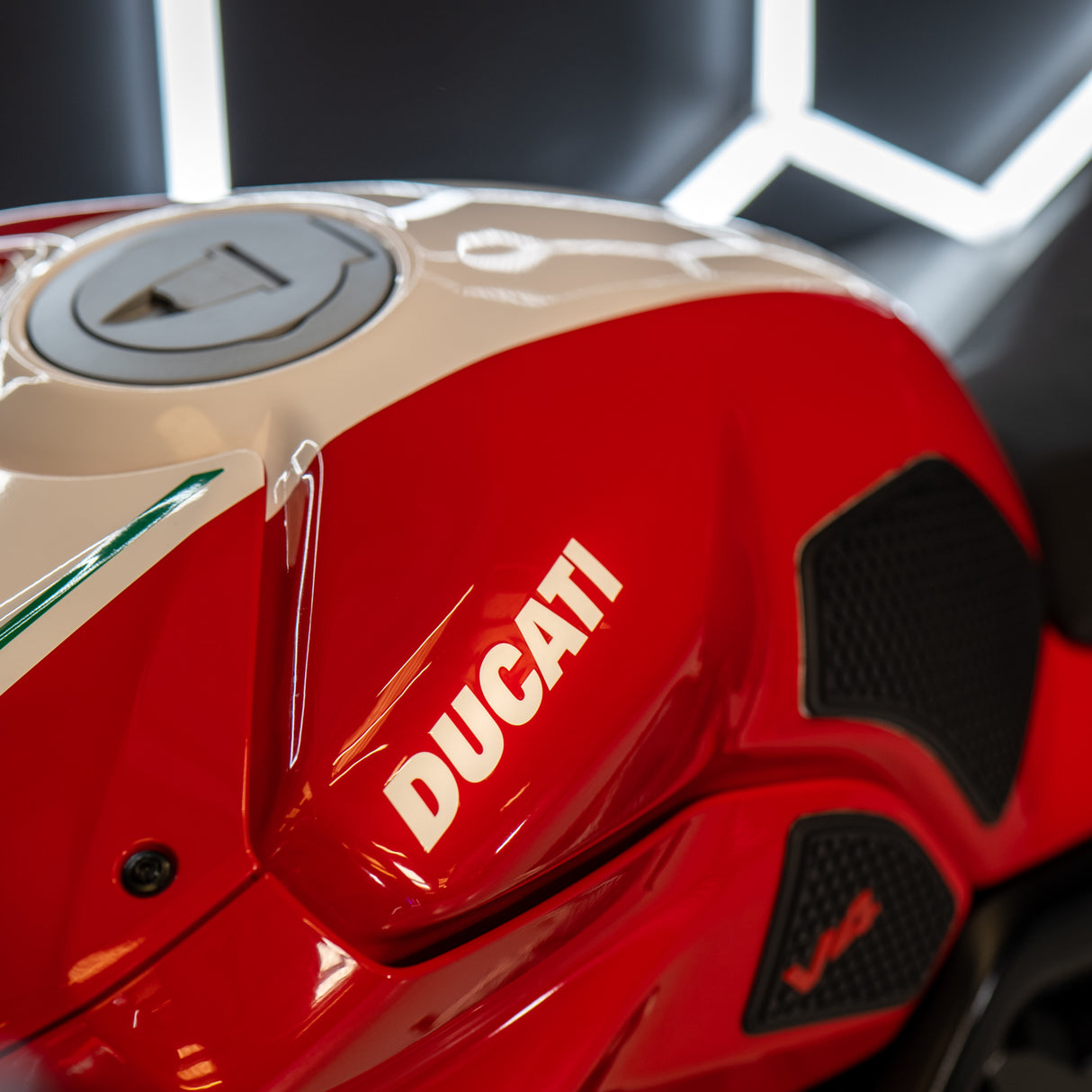 INSANE 2021 Ducati Streetfighter v4s + £1000 CASH