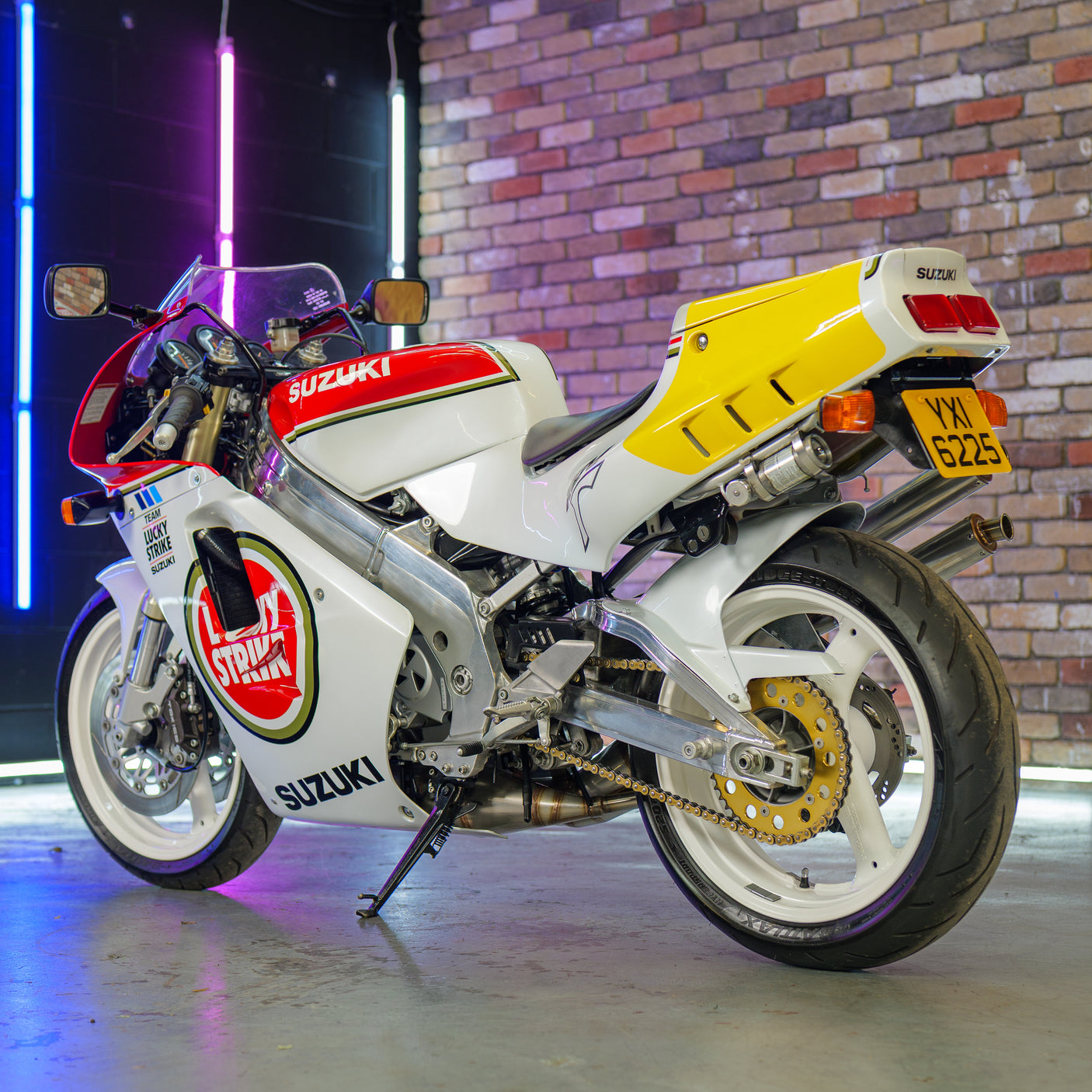 1992 SUZUKI RGV250 LUCKY STRIKE RACE REP