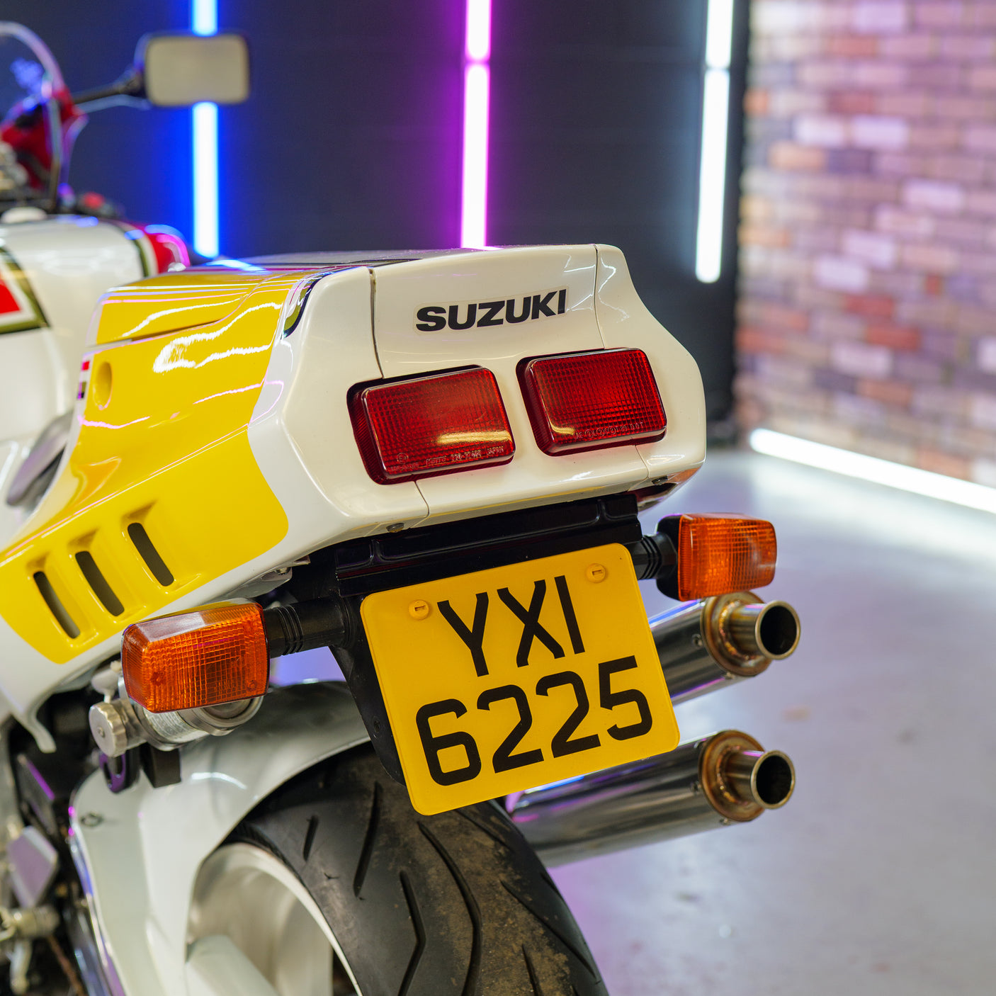 1992 SUZUKI RGV250 LUCKY STRIKE RACE REP