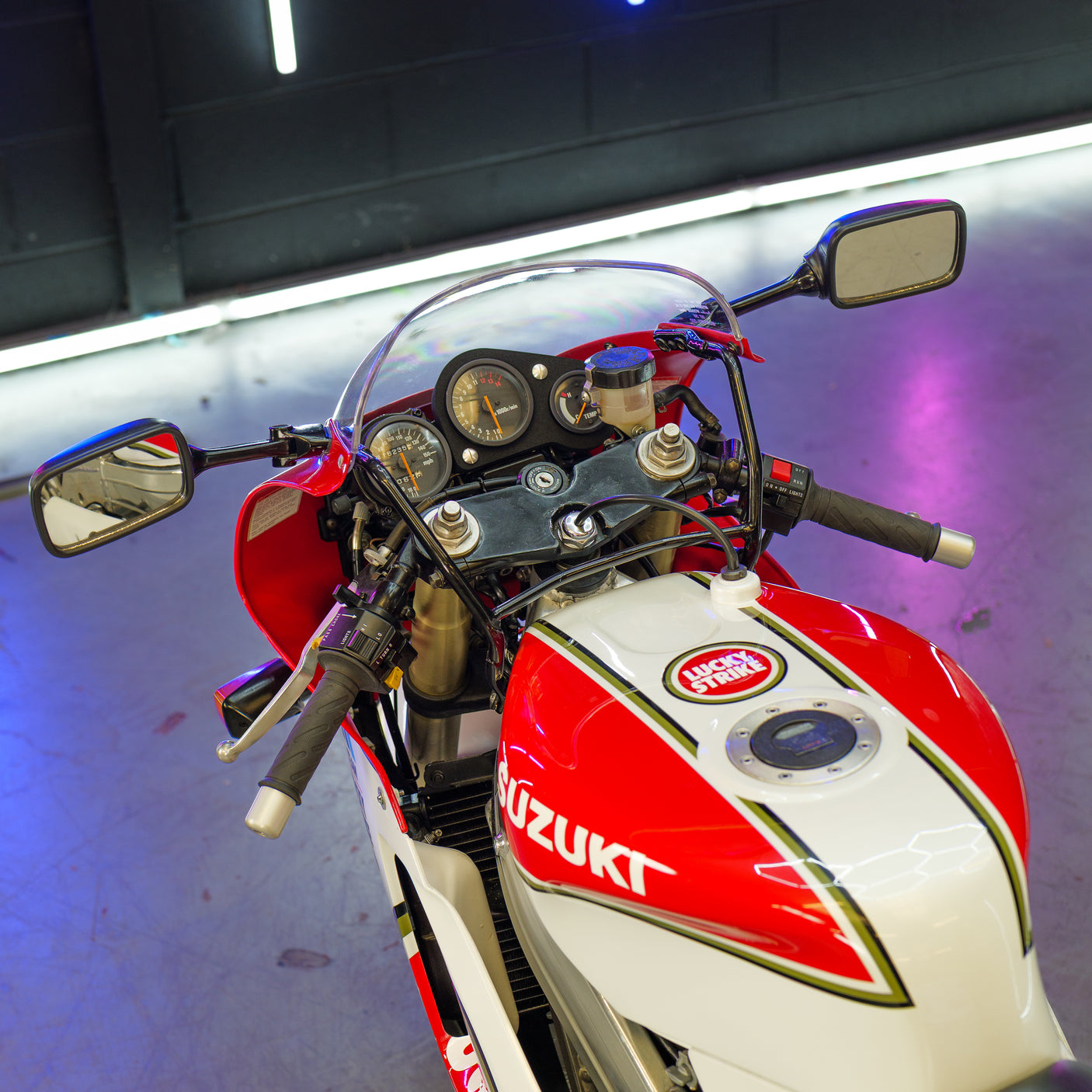 1992 SUZUKI RGV250 LUCKY STRIKE RACE REP