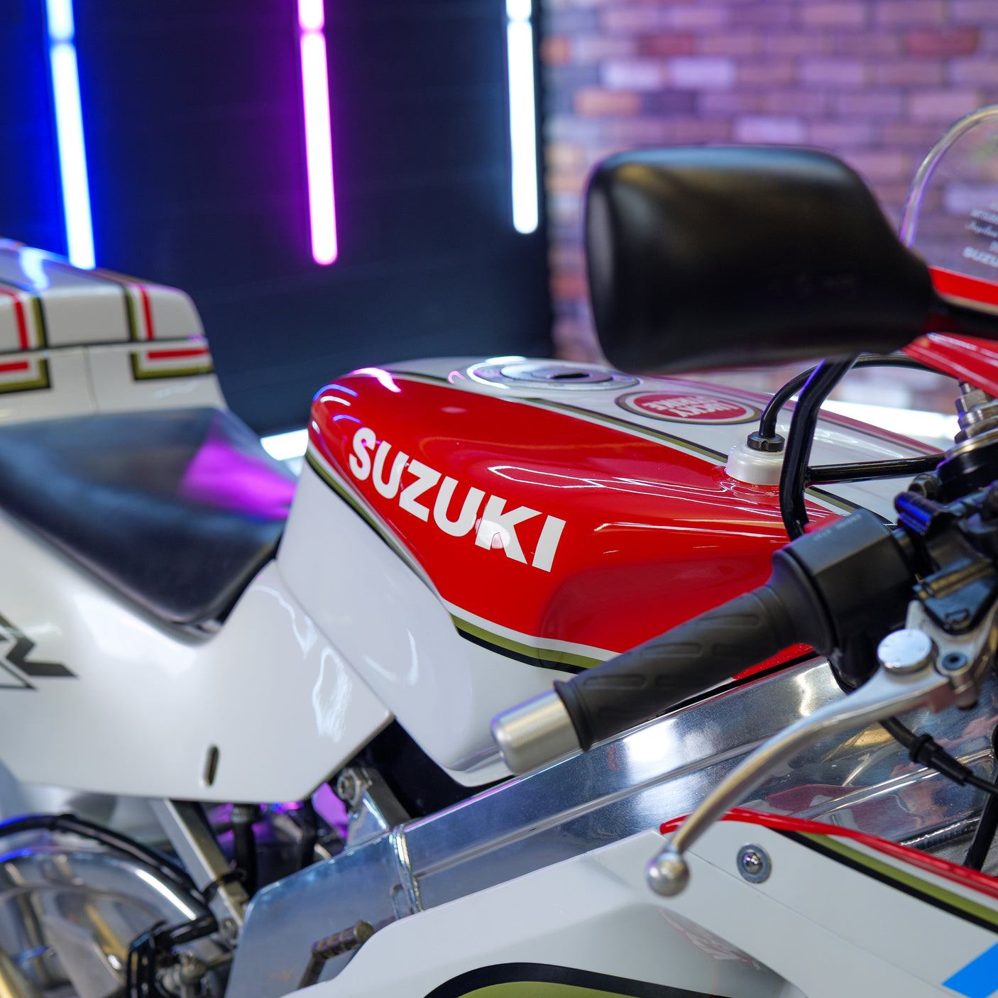 1992 SUZUKI RGV250 LUCKY STRIKE RACE REP
