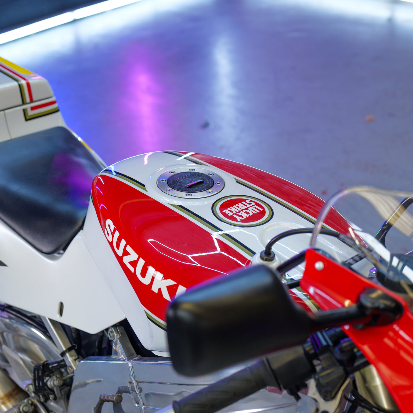 1992 SUZUKI RGV250 LUCKY STRIKE RACE REP