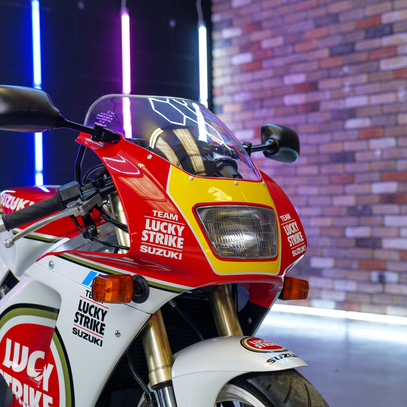 1992 SUZUKI RGV250 LUCKY STRIKE RACE REP