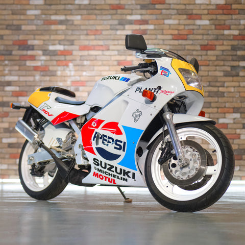 STUNNING 1990 SUZUKI RGV250 Kevin Schwantz RACE REP