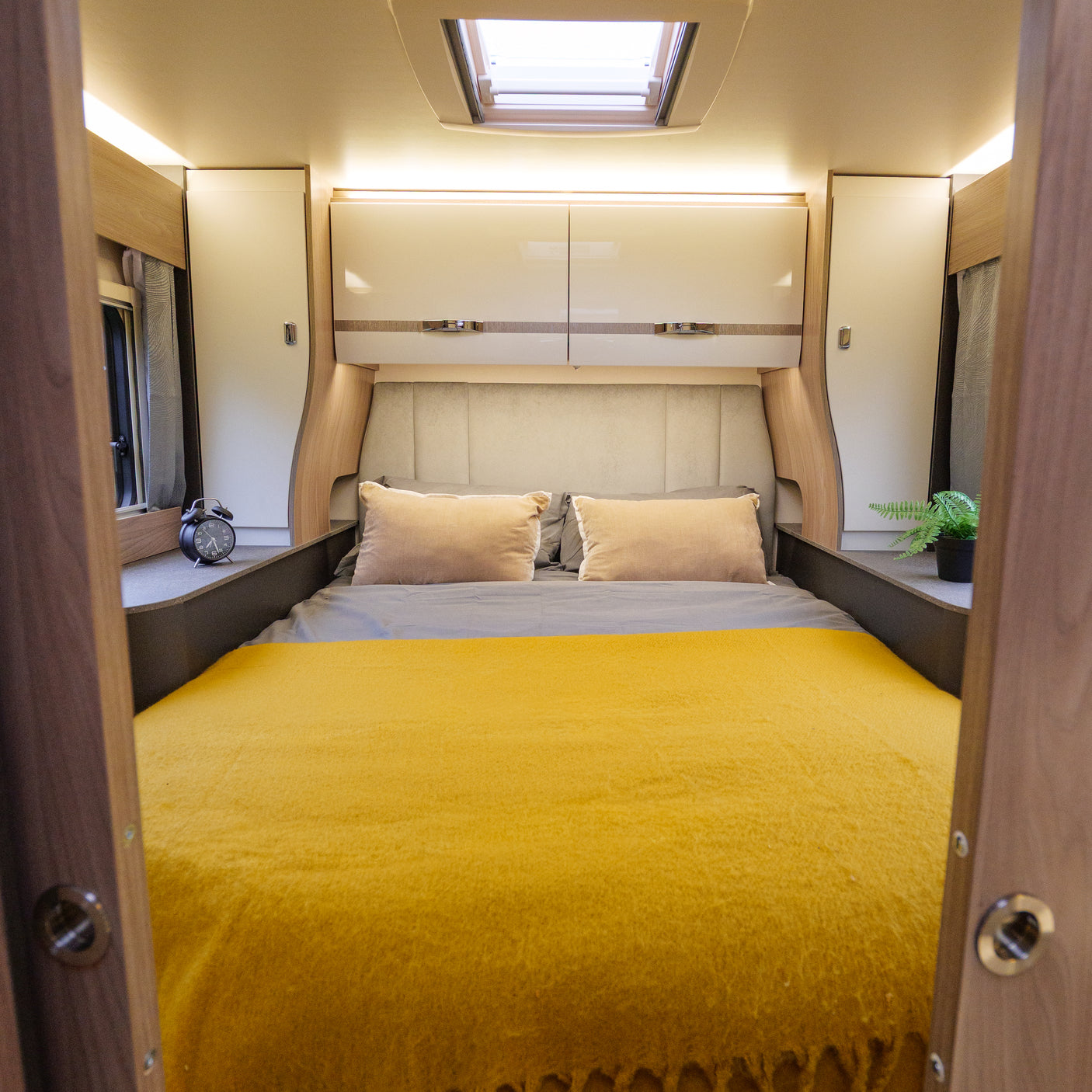 BRAND NEW: 4 berth Swift Voyager 594
