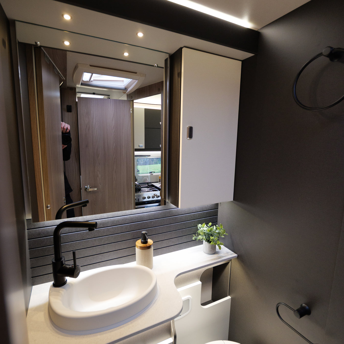 BRAND NEW: 4 berth Swift Voyager 594