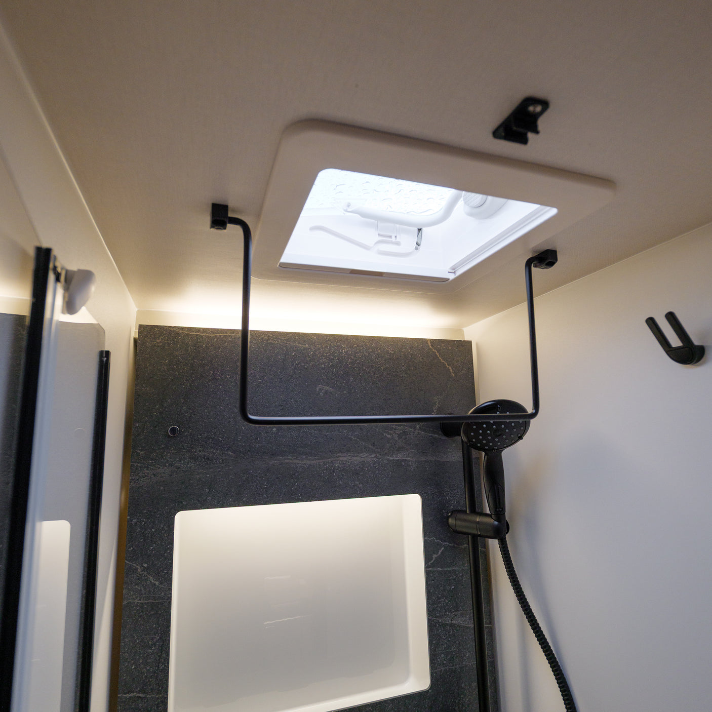 BRAND NEW: 4 berth Swift Voyager 594