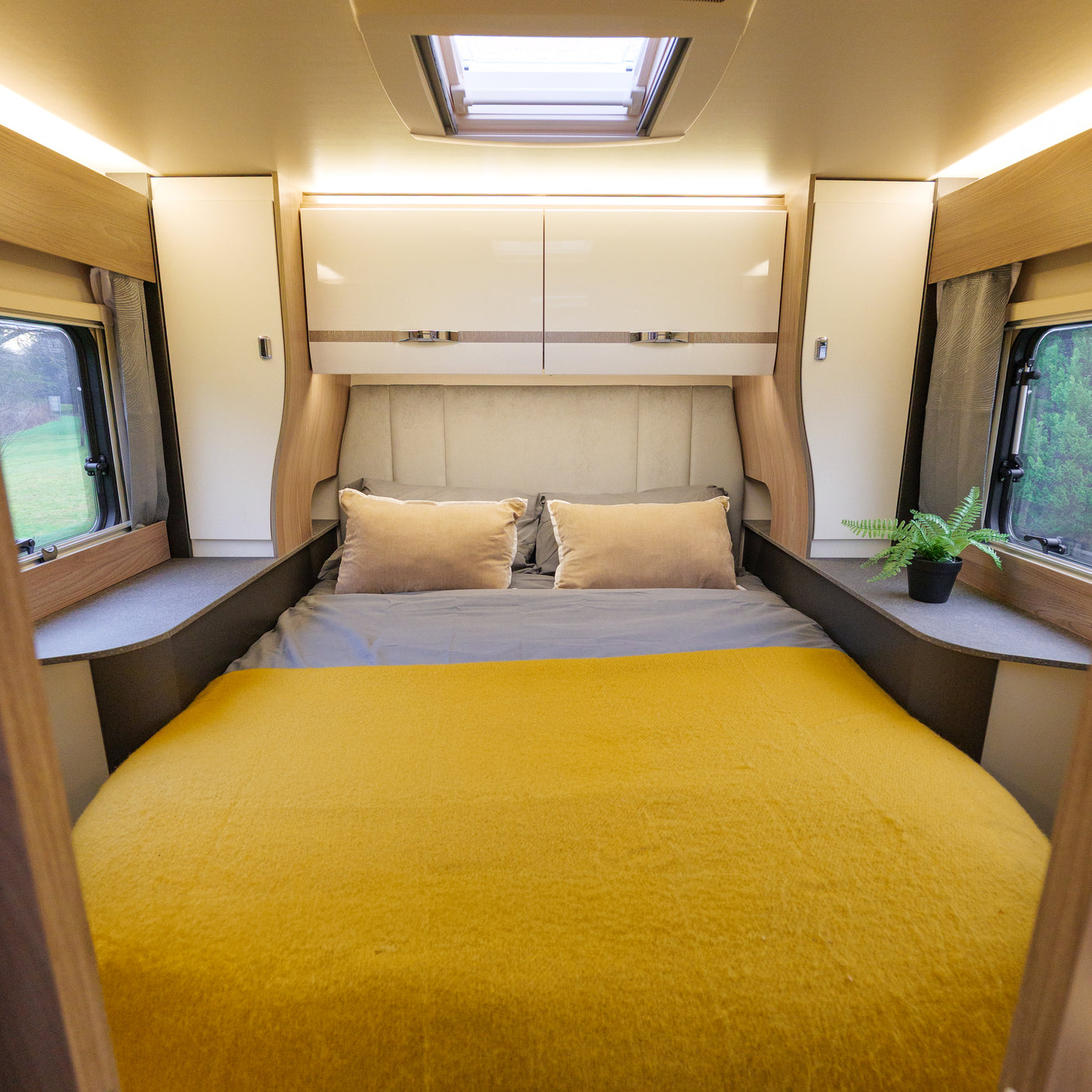 BRAND NEW: 4 berth Swift Voyager 594