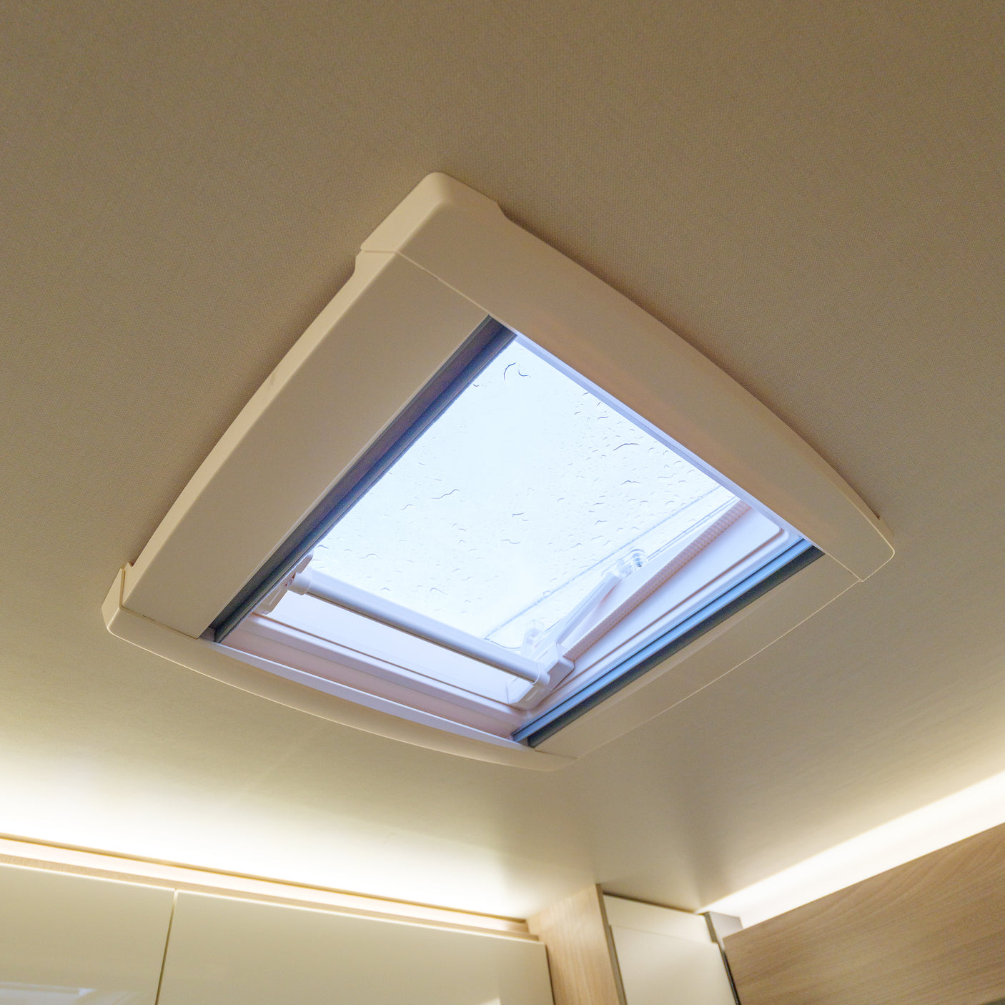 BRAND NEW: 4 berth Swift Voyager 594