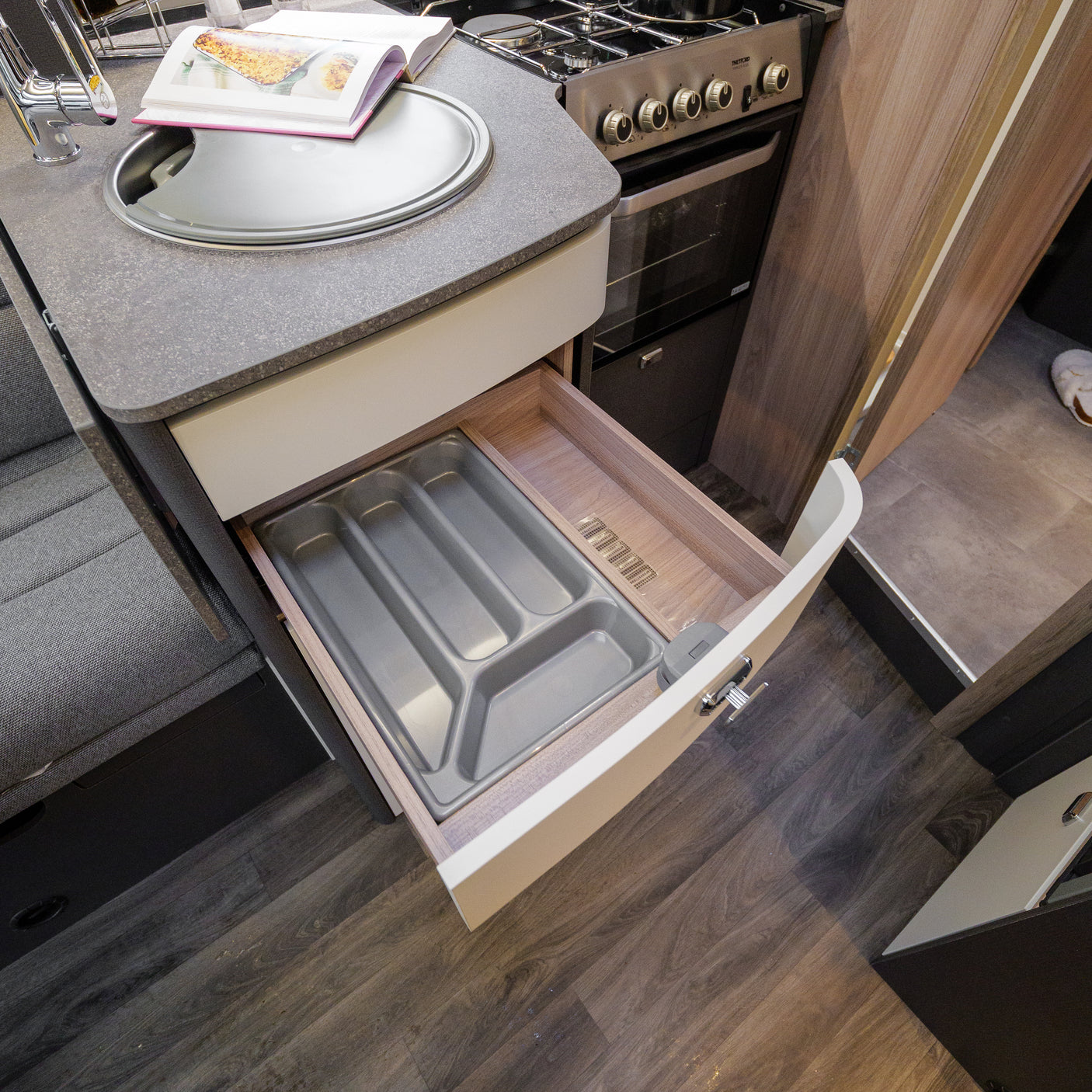 BRAND NEW: 4 berth Swift Voyager 594