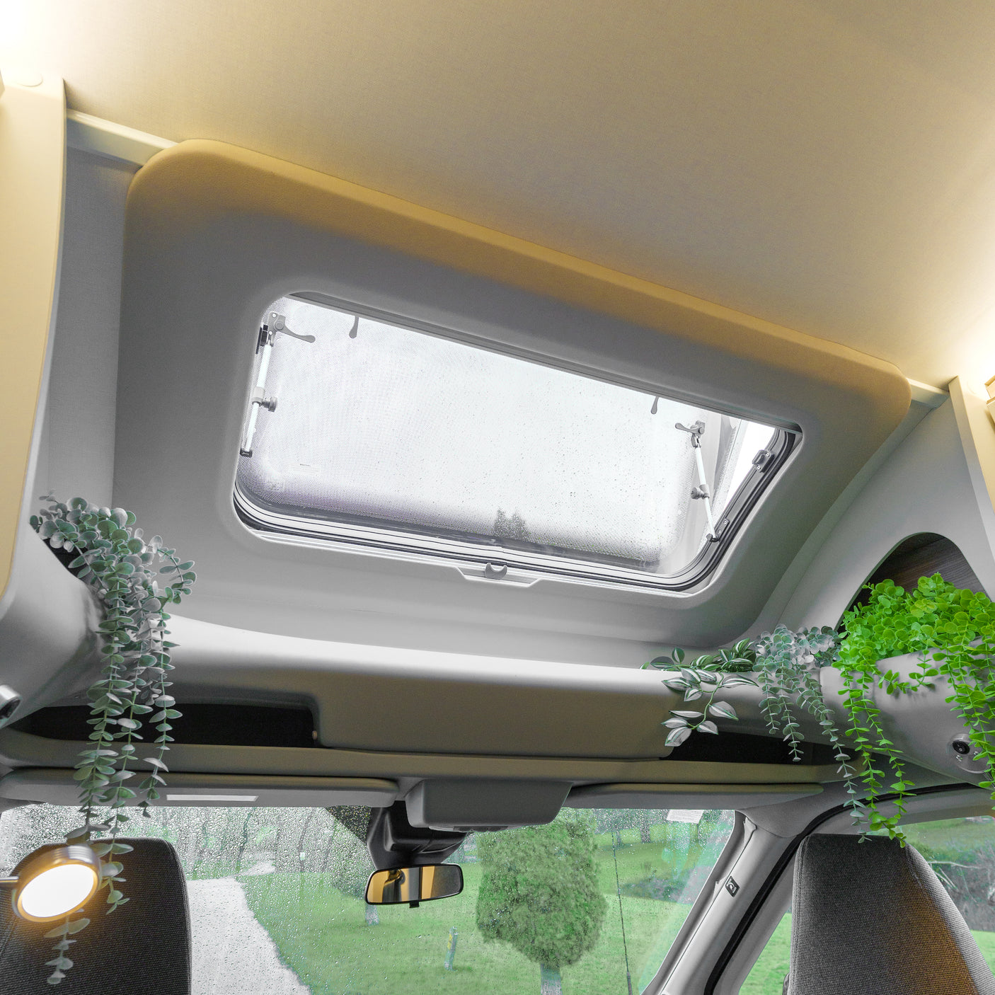 BRAND NEW: 4 berth Swift Voyager 594