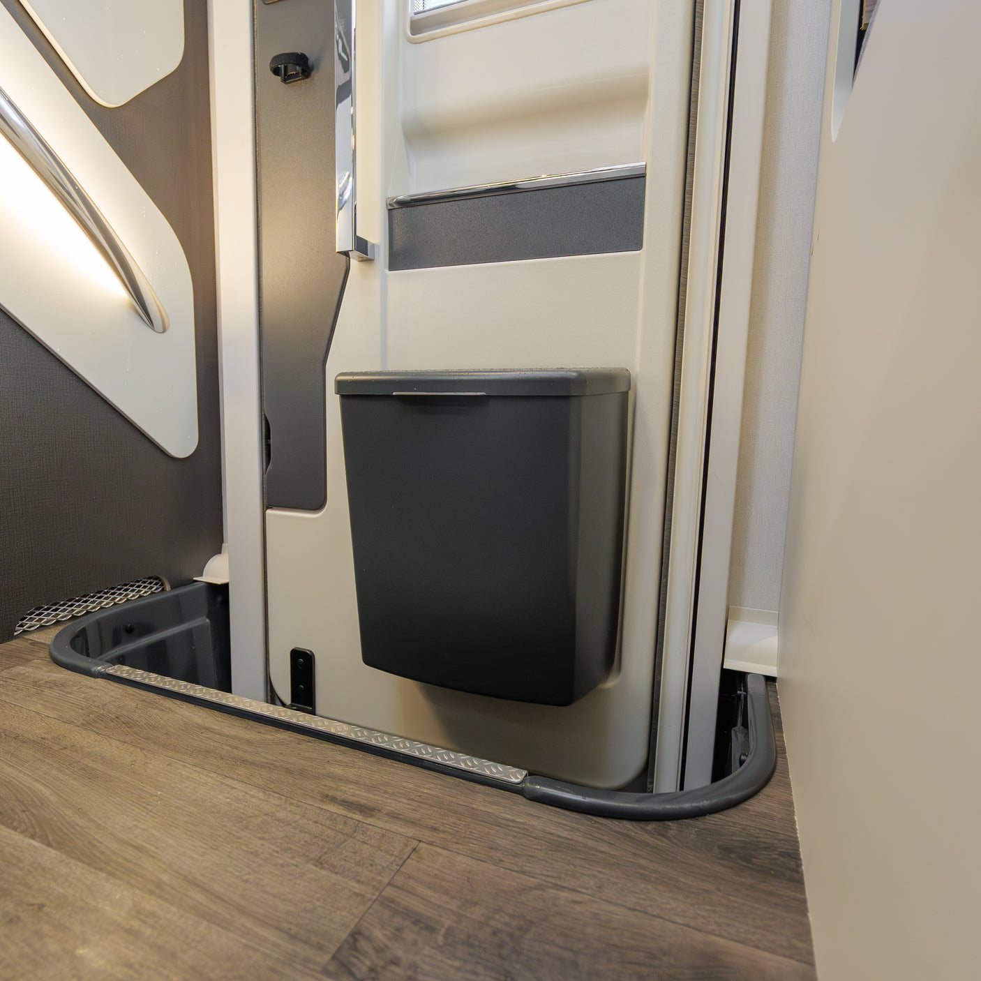 BRAND NEW: 4 berth Swift Voyager 594