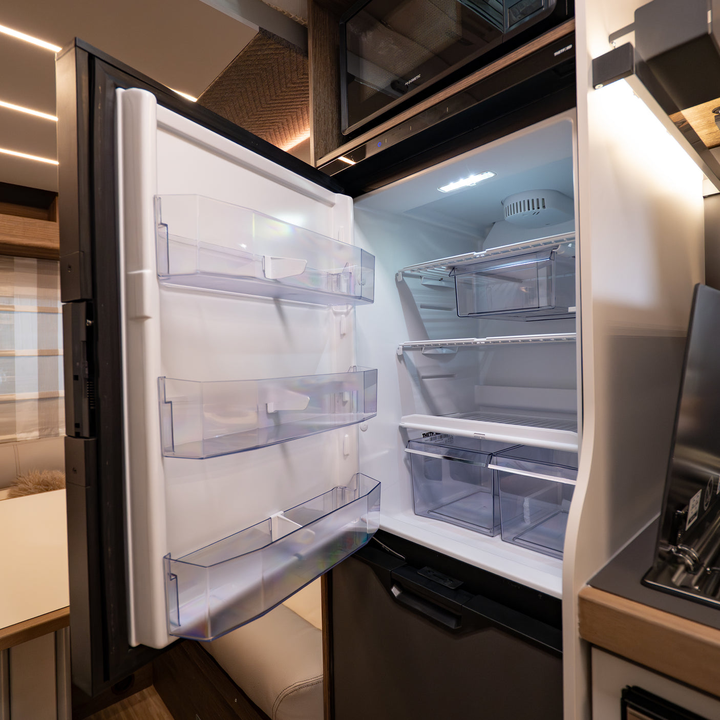 BRAND NEW: 2026 4 berth Automatic Roller Team T-Line 700