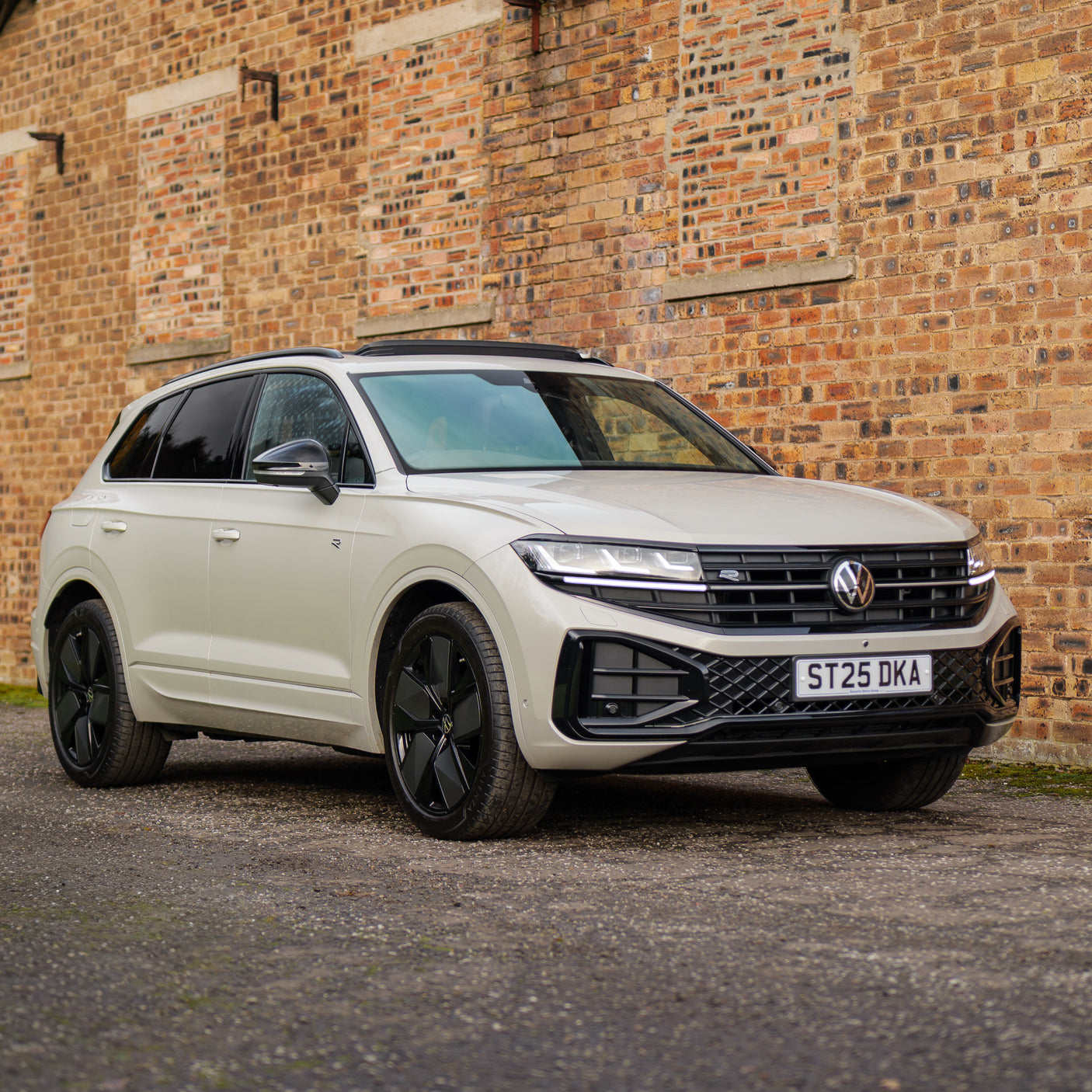 2025 VW Touareg Black Edition