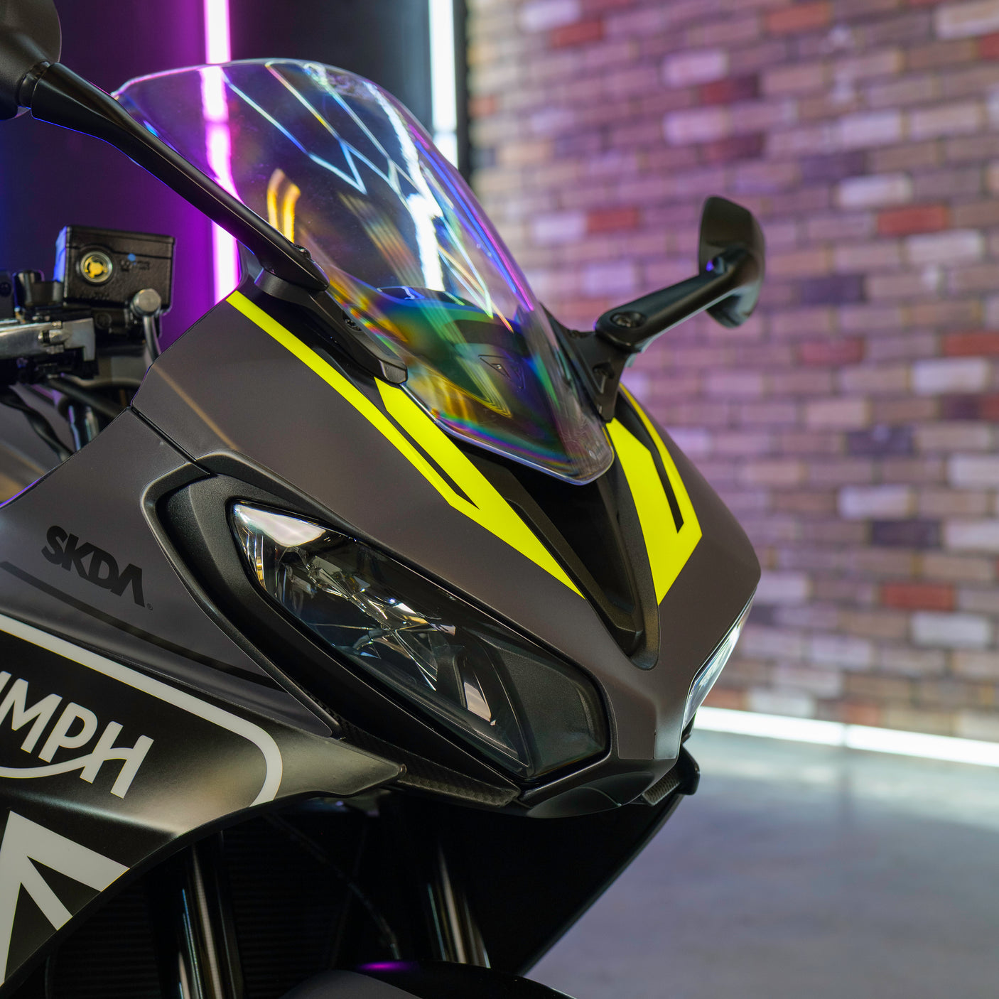 Fast Friday: Brand New Triumph Daytona 660 Moto 2 Livery + £1000 cash