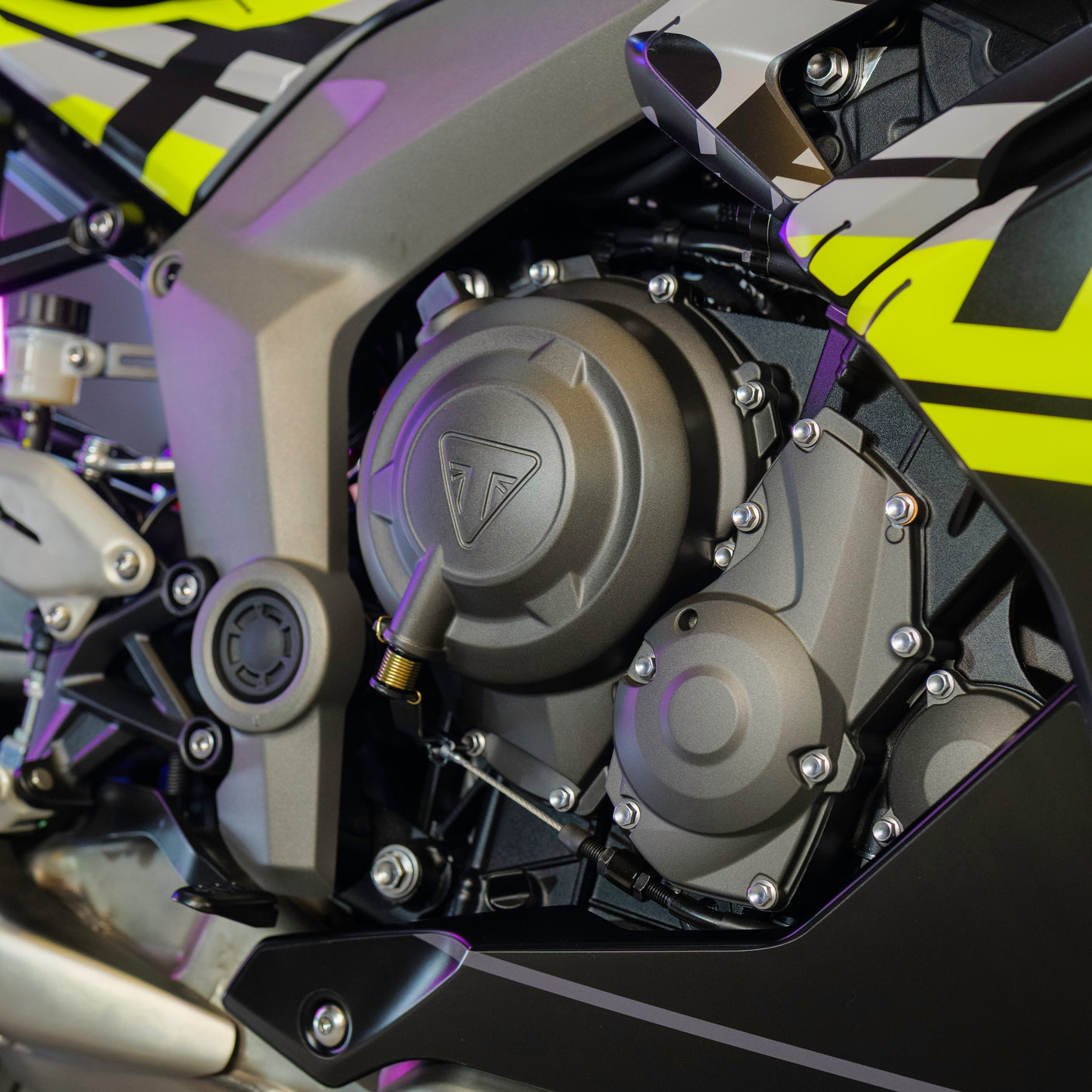 Fast Friday: Brand New Triumph Daytona 660 Moto 2 Livery + £1000 cash