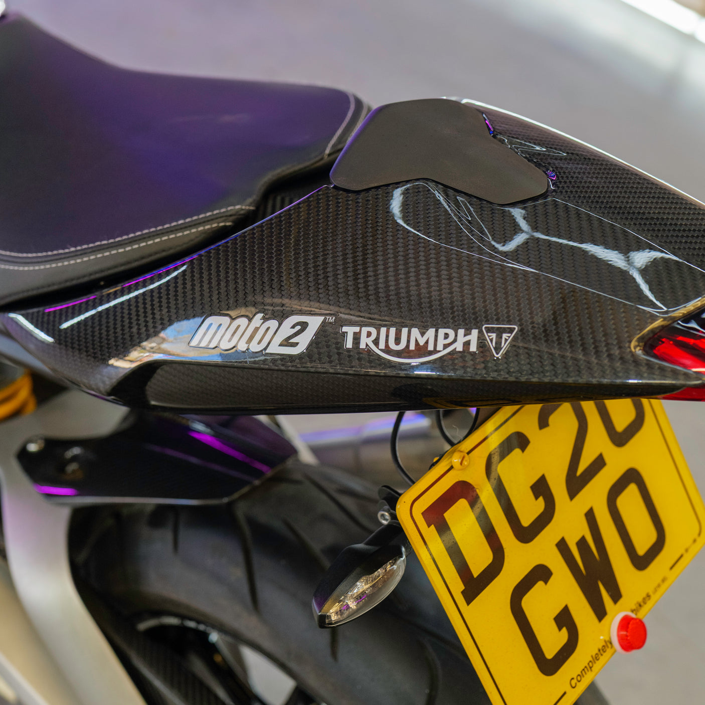 FAST FRIDAY: Carbon TRIUMPH DAYTONA MOTO2 765