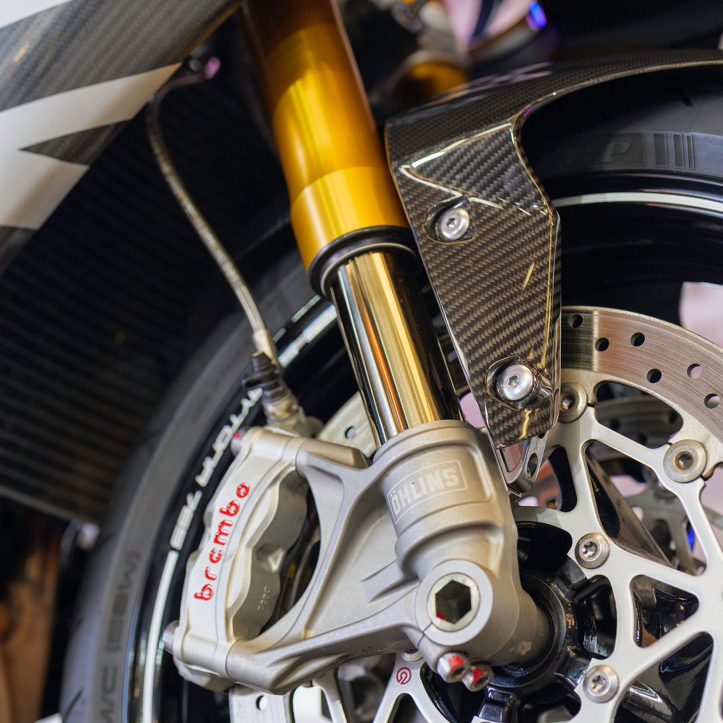 FAST FRIDAY: Carbon TRIUMPH DAYTONA MOTO2 765