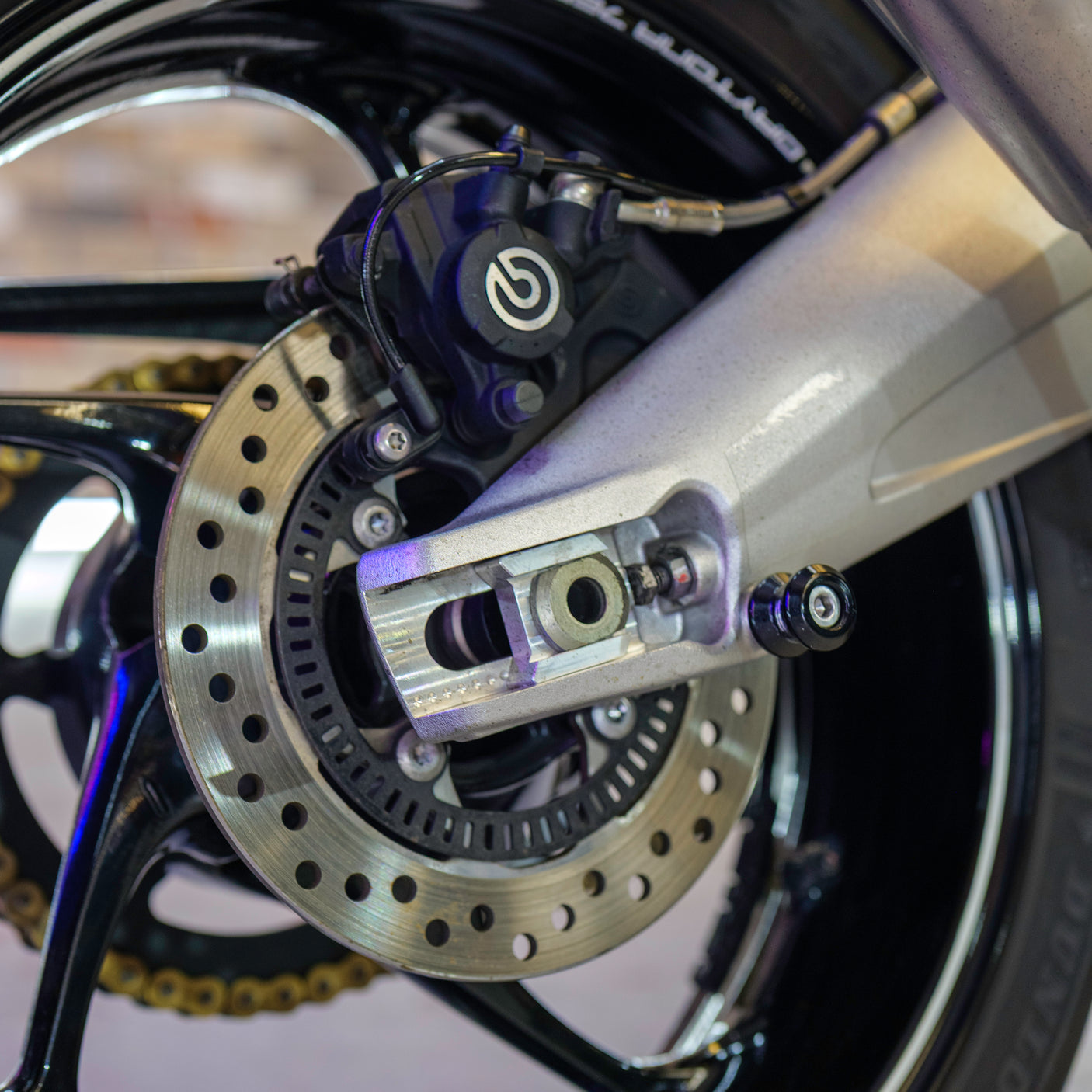 FAST FRIDAY: Carbon TRIUMPH DAYTONA MOTO2 765