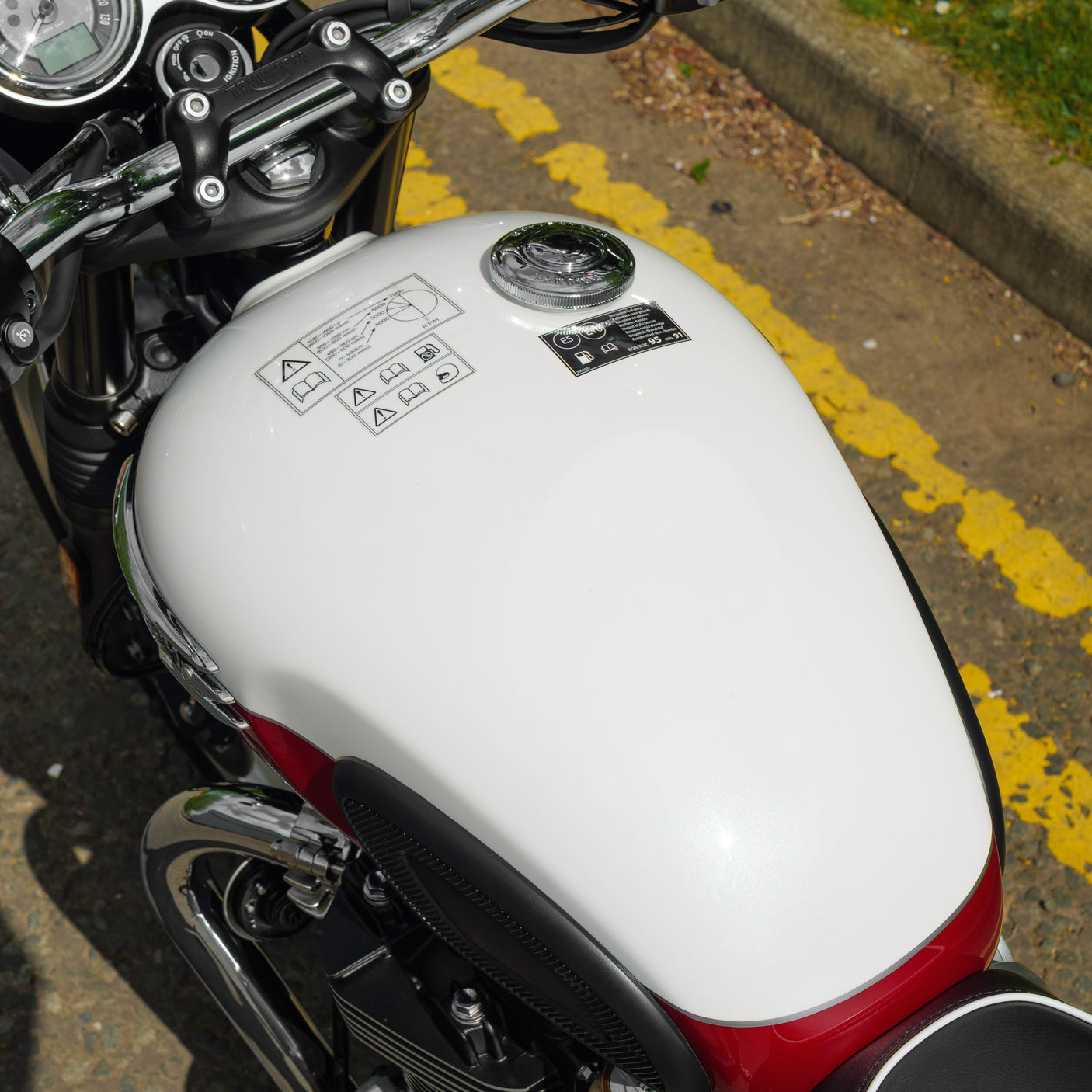 BRAND NEW 2025 Triumph T120 Bonneville + £1000