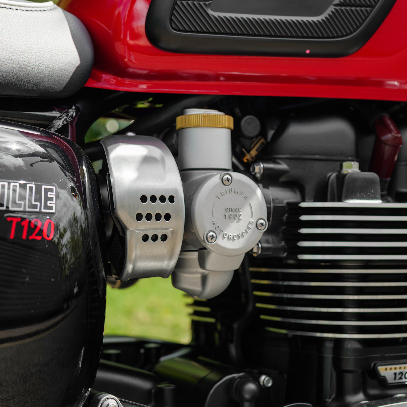 BRAND NEW 2025 Triumph T120 Bonneville + £1000