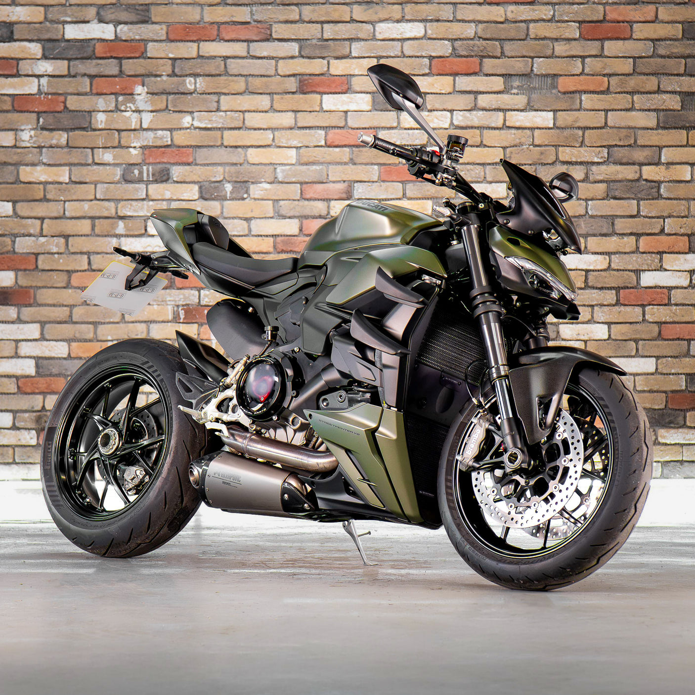 Fast Friday: INSANE 2023 Ducati Streetfighter + £1000 cash