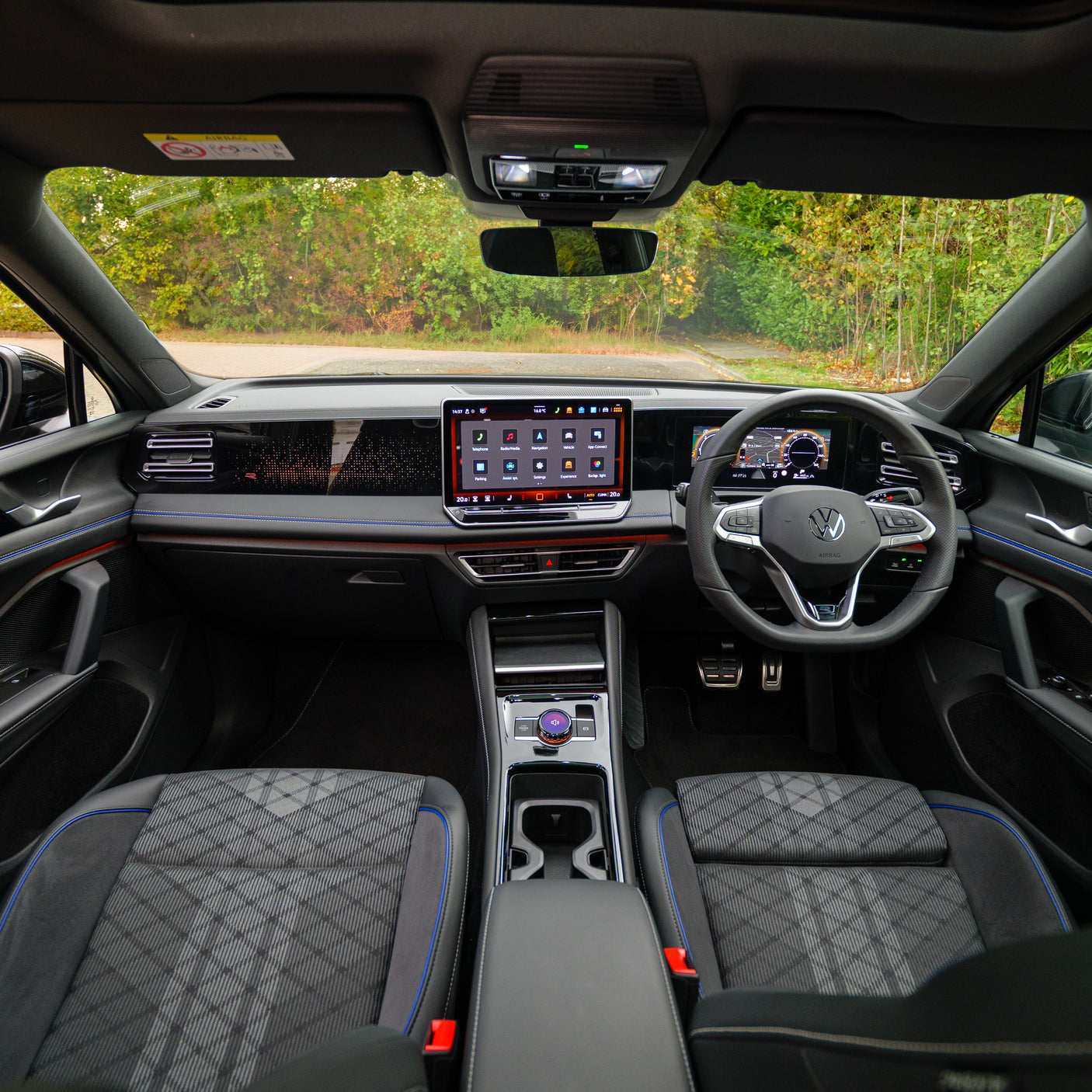 2025 VW TIGUAN R-LINE