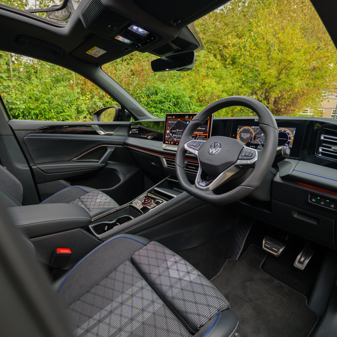 2025 VW TIGUAN R-LINE