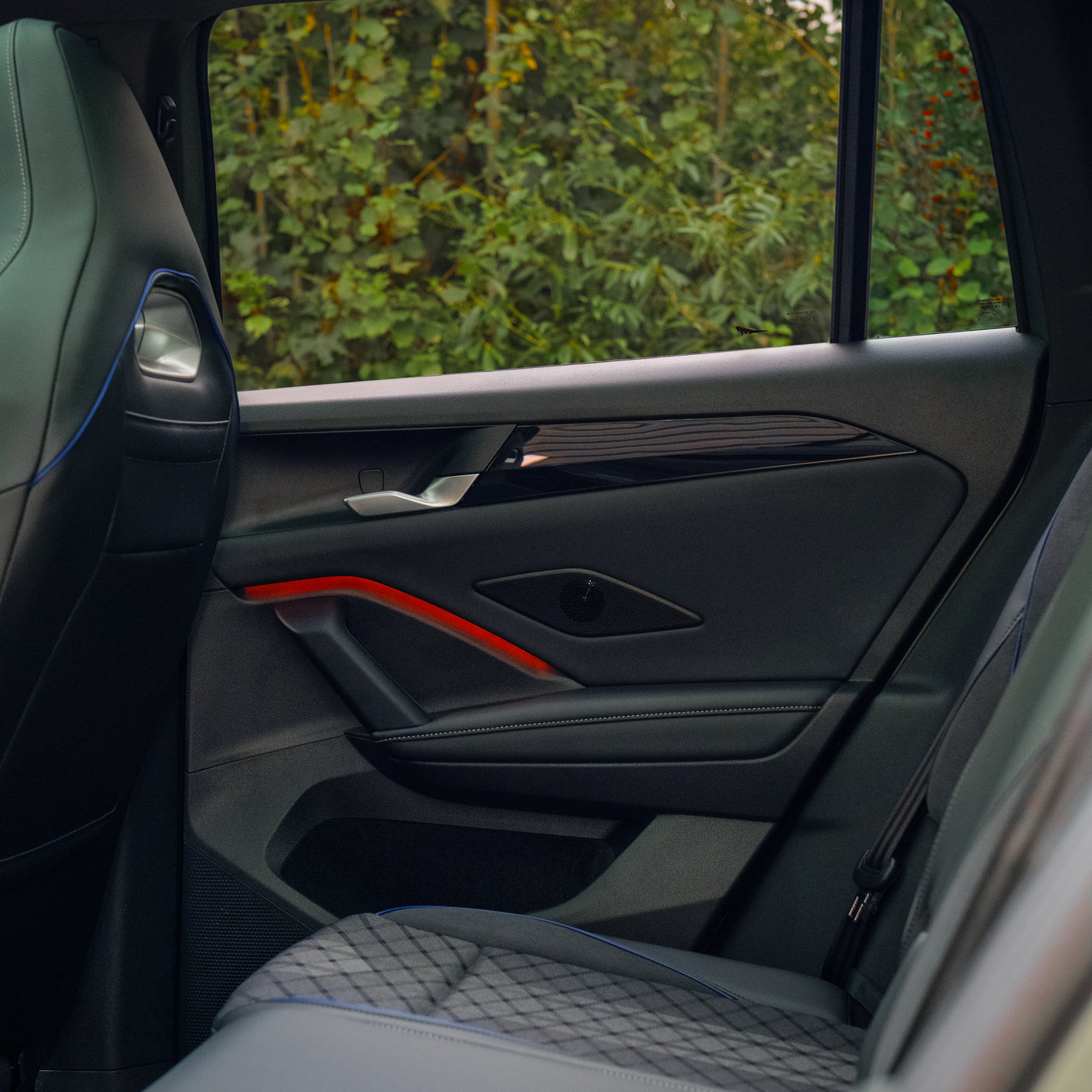 2025 VW TIGUAN R-LINE