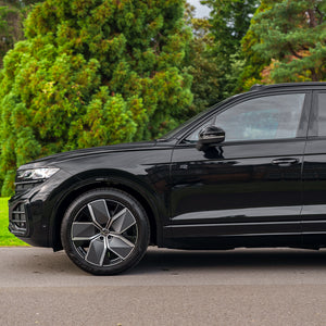 VW Touareg 3.0L V6 Black Edition