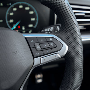 VW Touareg 3.0L V6 Black Edition