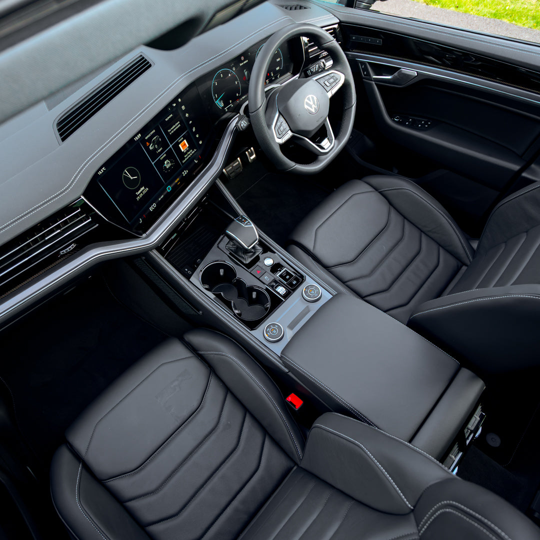 VW Touareg 3.0L V6 Black Edition
