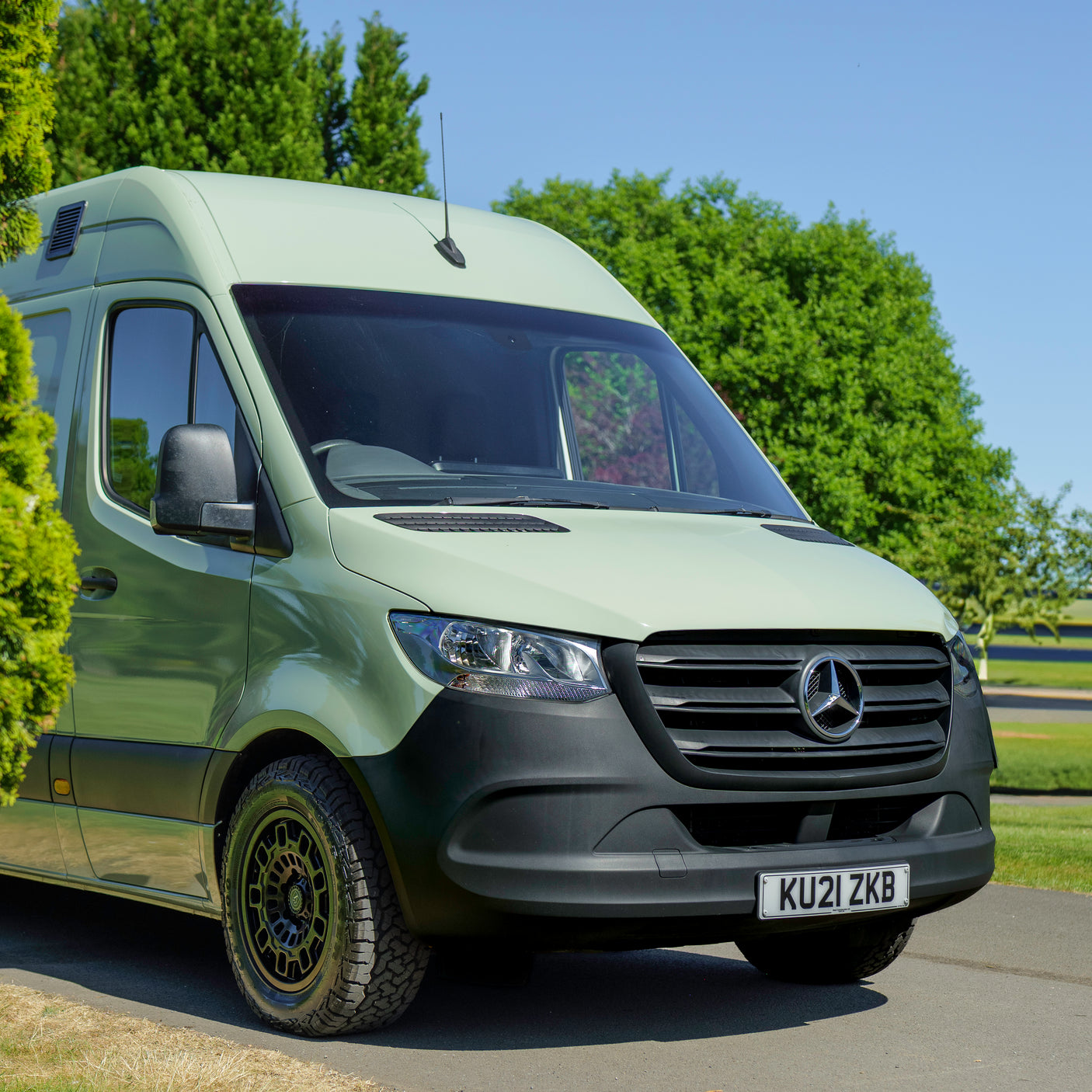 Valerie - Automatic Off Grid Luxury 3 berth Campervan + £5000
