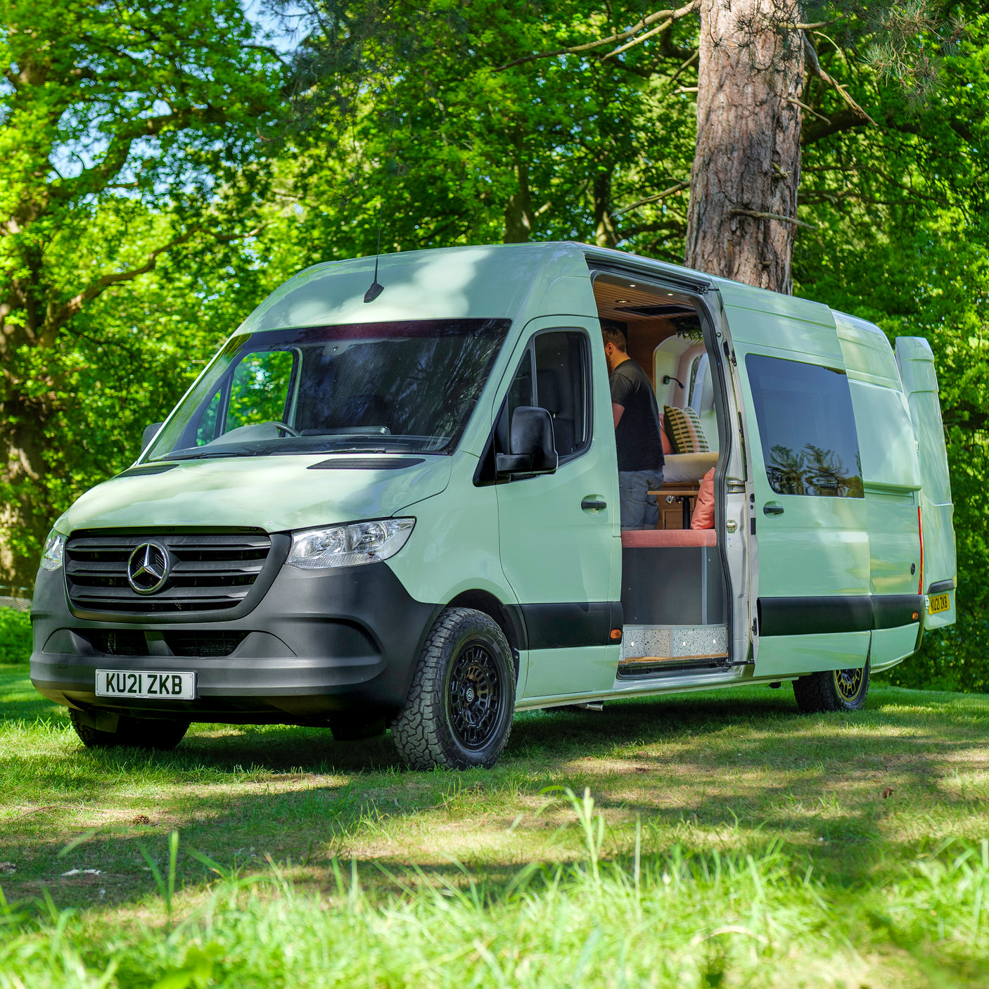 Valerie - Automatic Off Grid Luxury 3 berth Campervan + £5000