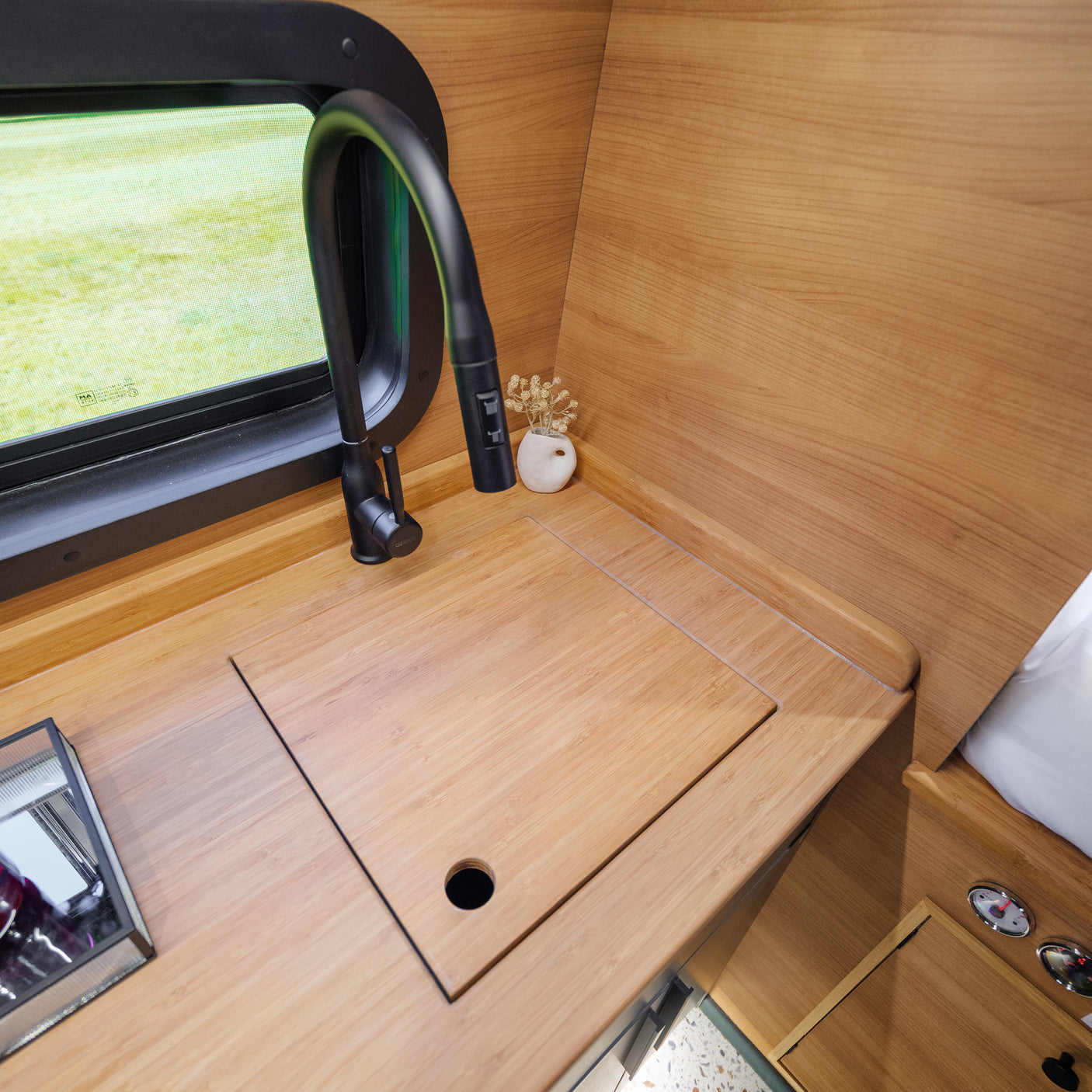Valerie - Automatic Off Grid Luxury 3 berth Campervan + £5000