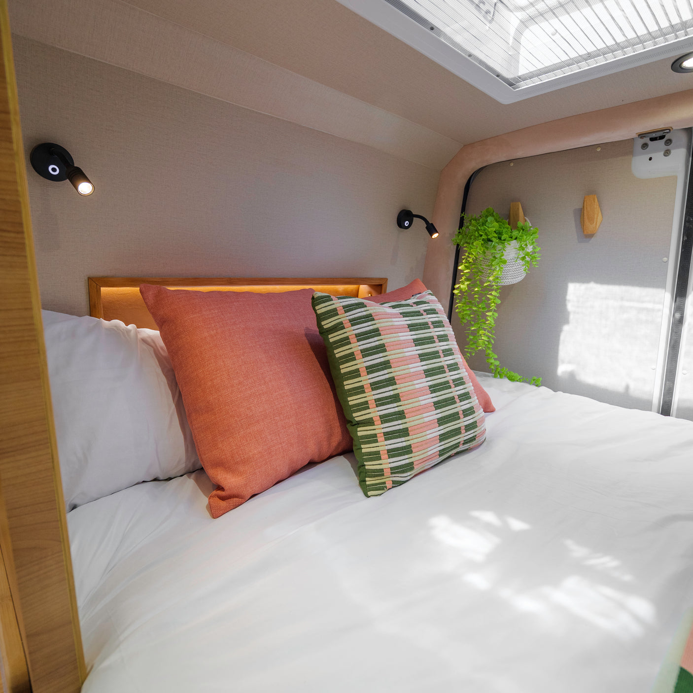 Valerie - Automatic Off Grid Luxury 3 berth Campervan + £5000