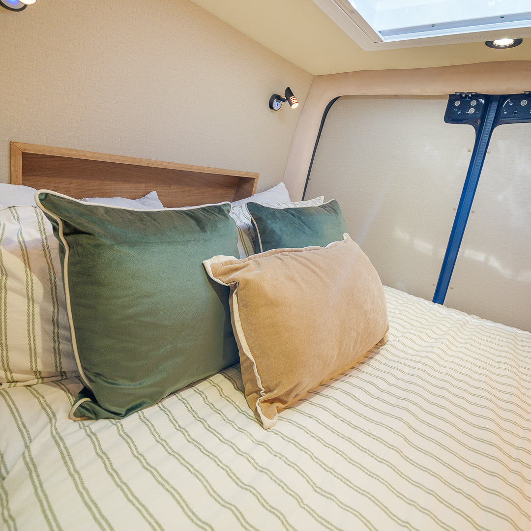 Victoria - Automatic Off Grid Luxury 4 berth Campervan