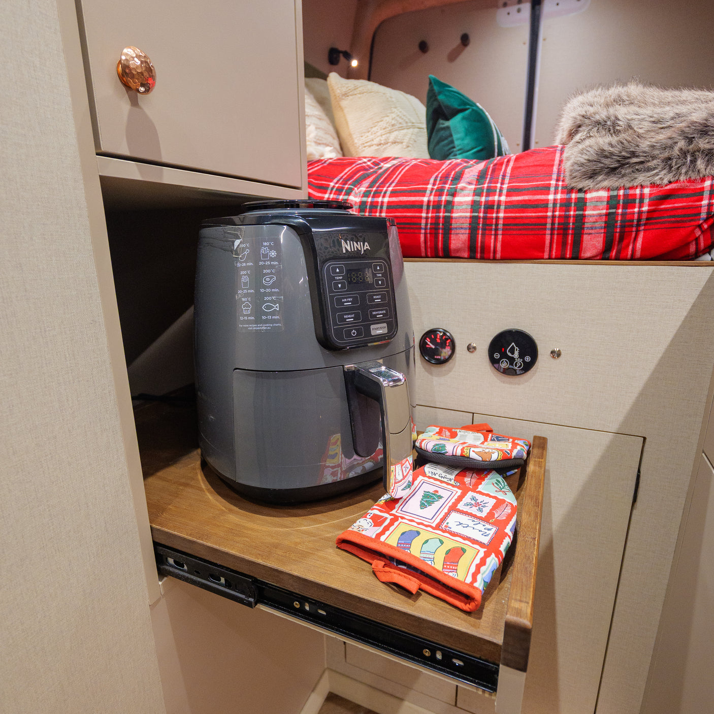 Vienna - 4 berth Automatic Custom Camper