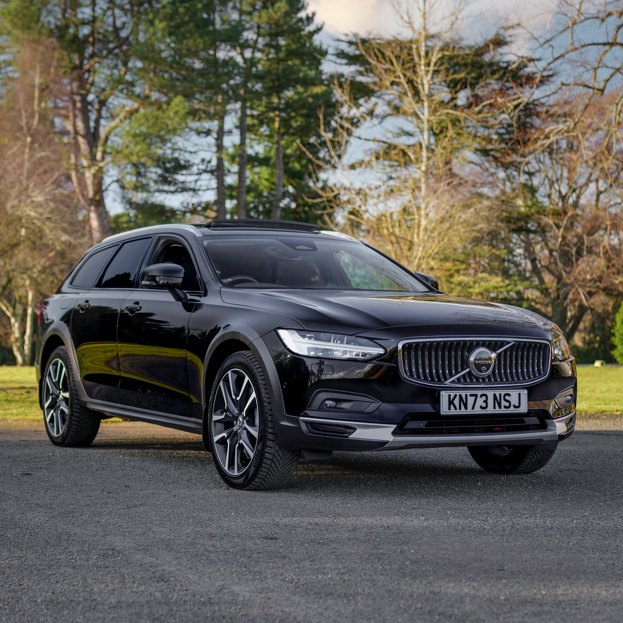 2023 Volvo V90 CrossCountry AWD B6 + £2000