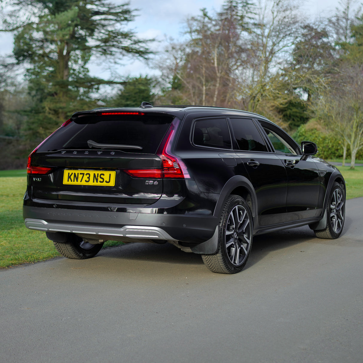 2023 Volvo V90 CrossCountry AWD B6 + £2000